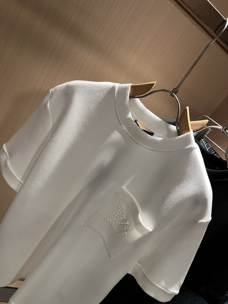 l0vis Vvtt0n t-shirt